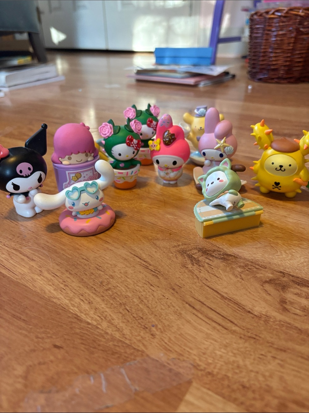 Sanrio Mini Figures Set - Pink, Green, Yellow, White, Black